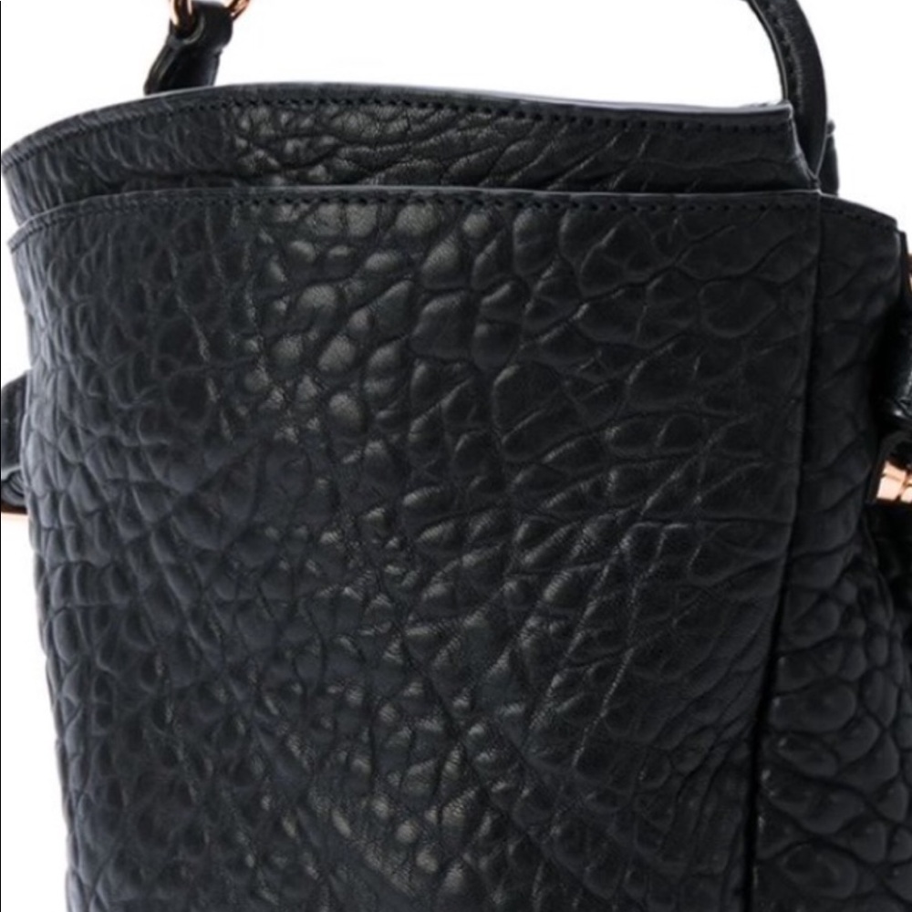 Alexander Wong crossbody leather bag. Like new. - Picture 5 of 7